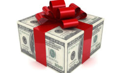 Дорогие подарки в семью – первый признак мошенничества