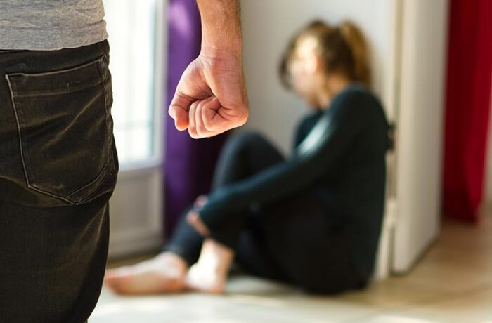 9 вещей, которые нужно сделать перед разрывом брака, где царит насилие