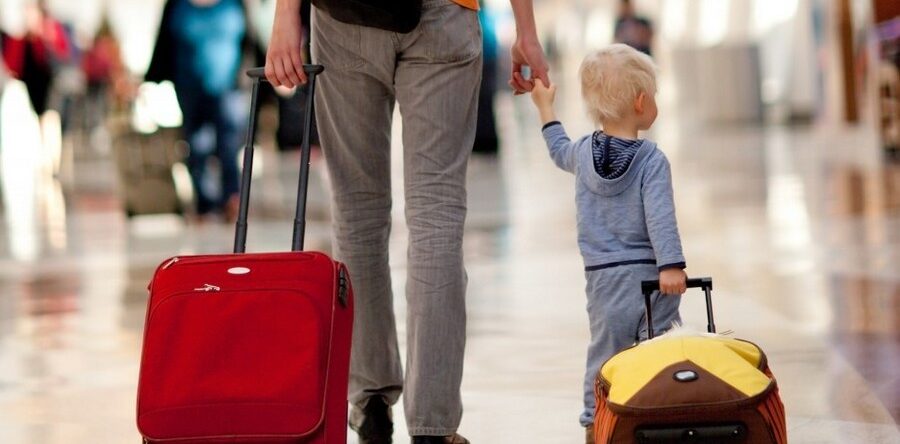 Як поїхати з дитиною за кордон